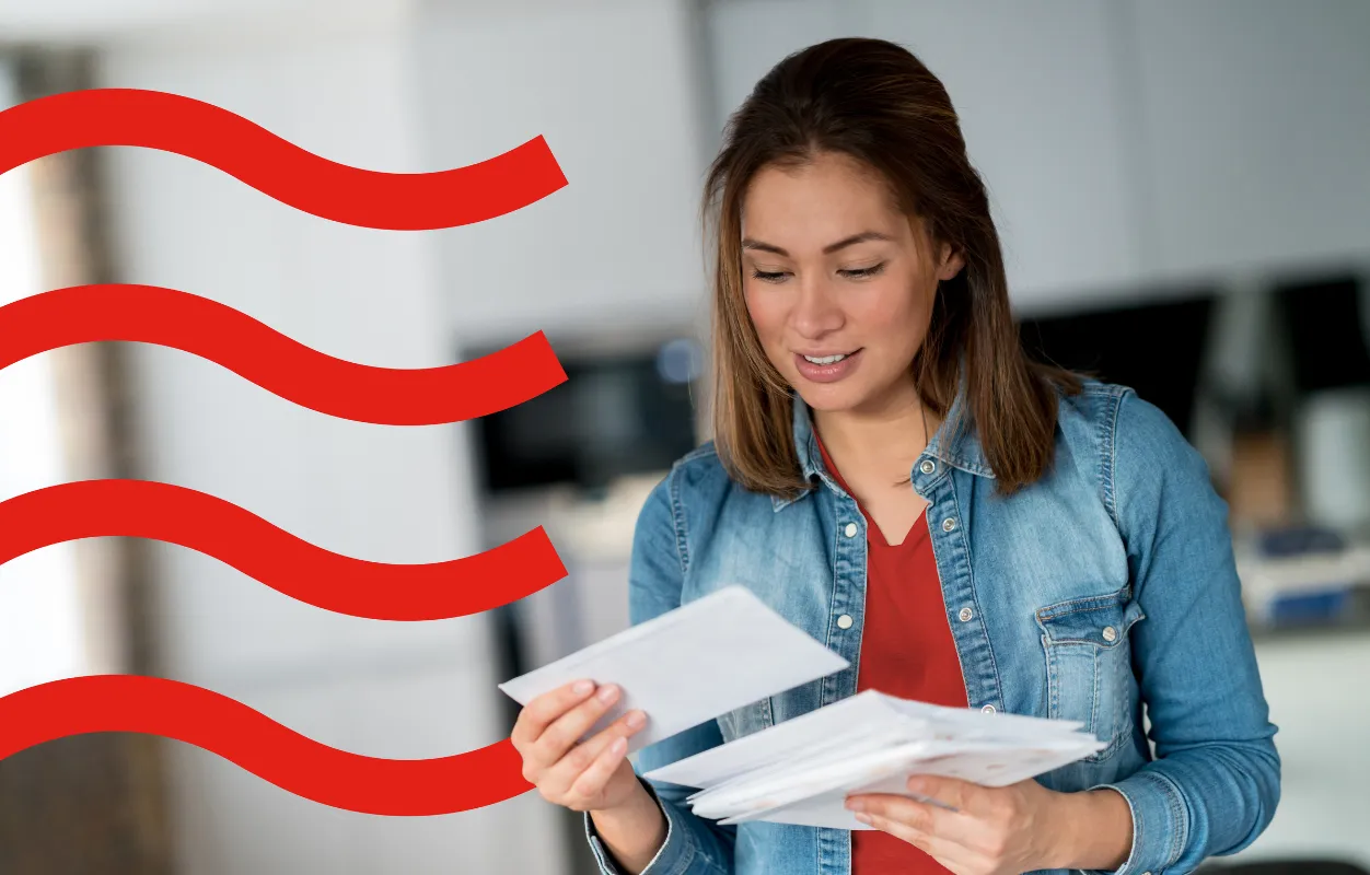 woman reading a mail 